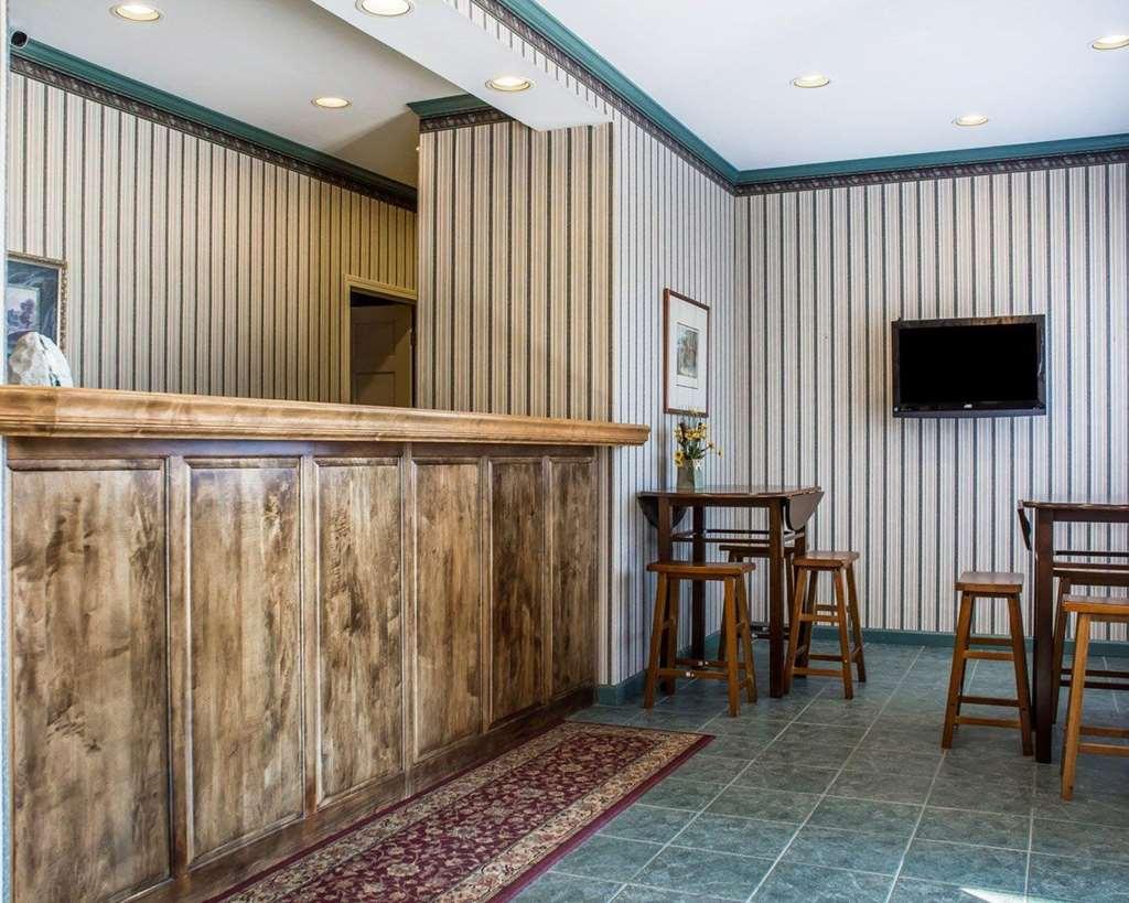 Rodeway Inn Marshall Manor Хорсхедс Интерьер фото