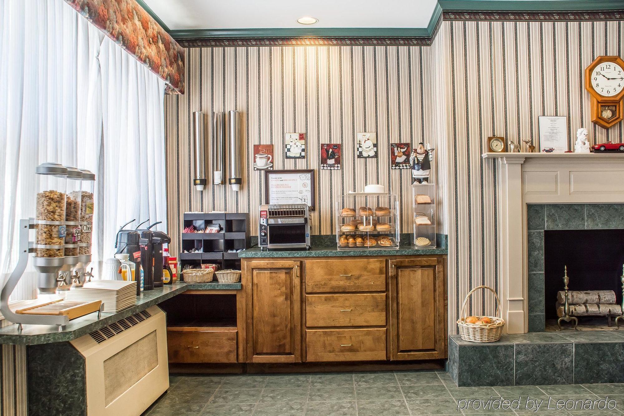 Rodeway Inn Marshall Manor Хорсхедс Экстерьер фото