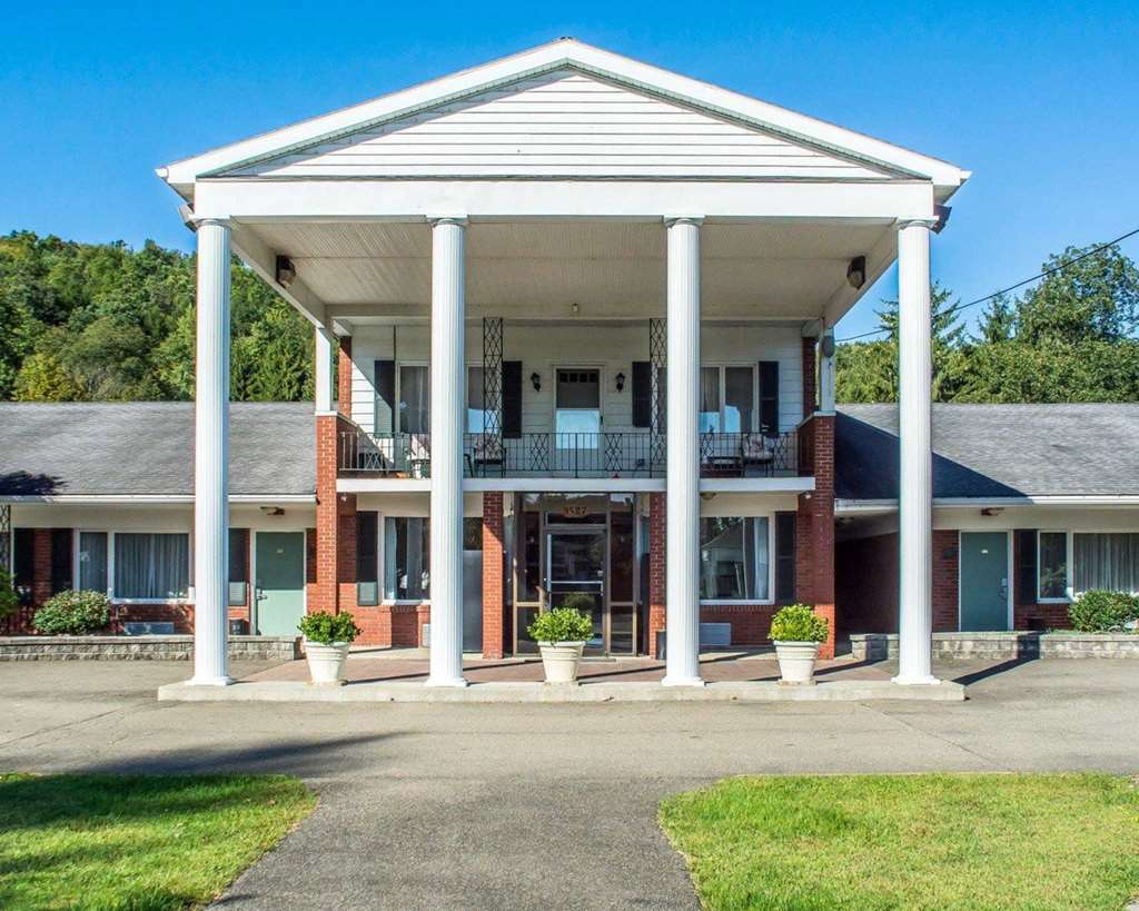 Rodeway Inn Marshall Manor Хорсхедс Экстерьер фото