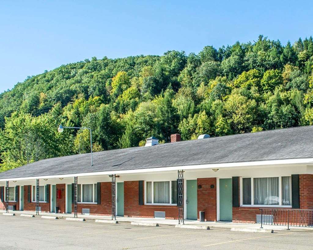 Rodeway Inn Marshall Manor Хорсхедс Экстерьер фото