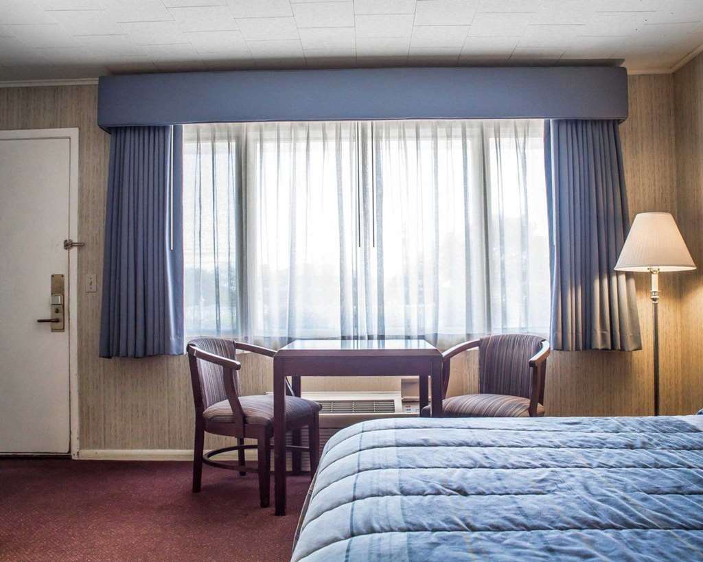 Rodeway Inn Marshall Manor Хорсхедс Номер фото
